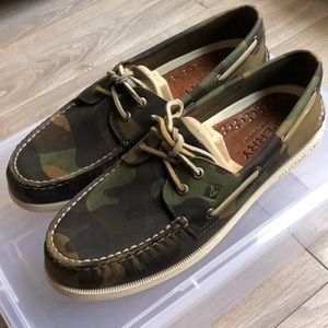NWOT Sperry Camo Boat Shoes 9.5